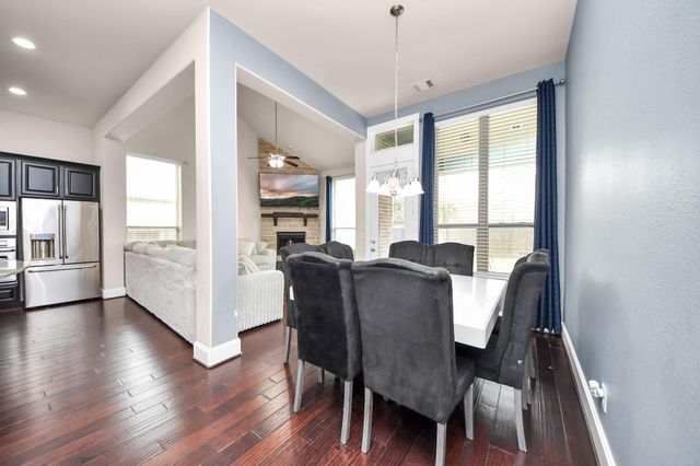 4811 Applewood Crest Lane, Rosharon, TX 77583