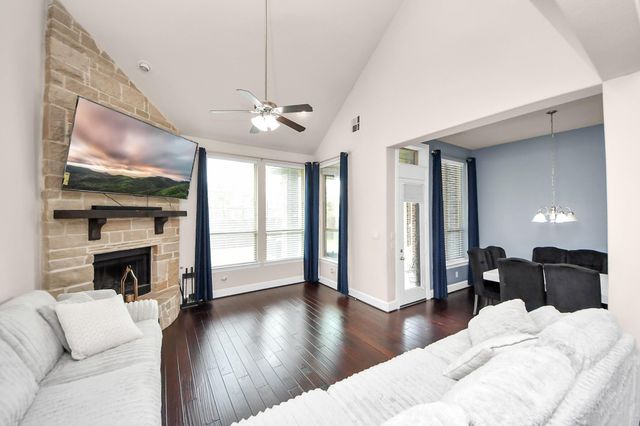 4811 Applewood Crest Lane, Rosharon, TX 77583