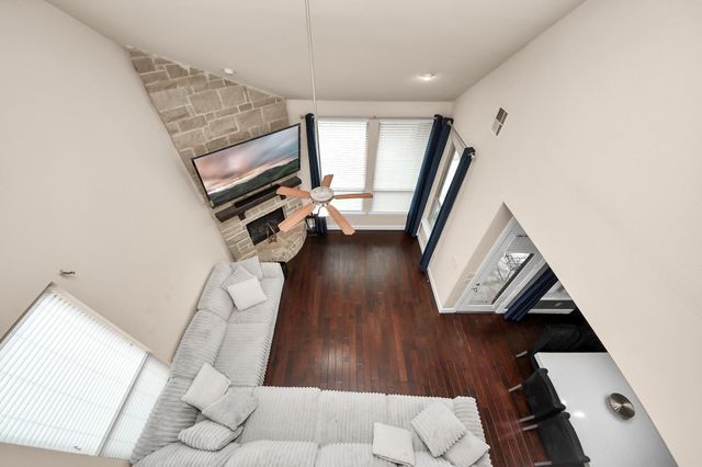 4811 Applewood Crest Lane, Rosharon, TX 77583