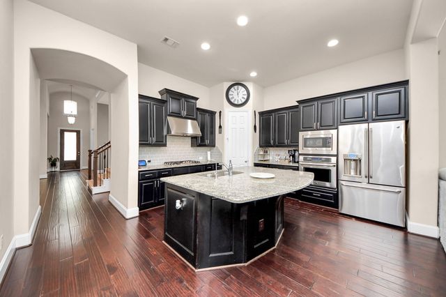 4811 Applewood Crest Lane, Rosharon, TX 77583