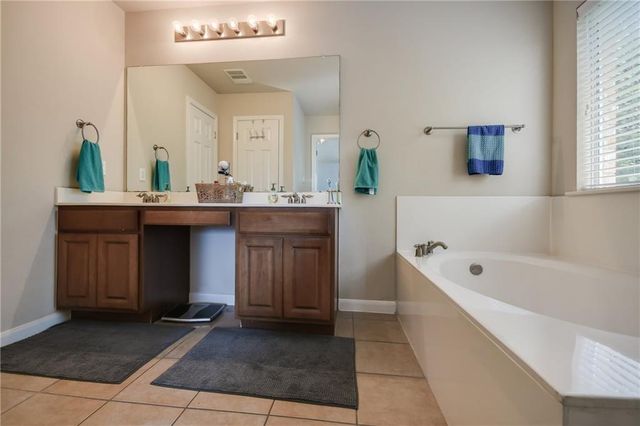 4490 Heritage Well LN, Round Rock, TX 78665