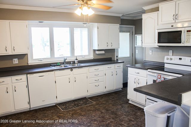 109 E Plain Street, Eaton Rapids, MI 48827