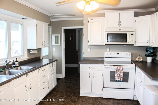 109 E Plain Street, Eaton Rapids, MI 48827