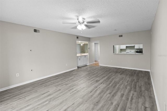 3706 GREENERY COURT 206, Tampa, FL 33618