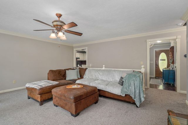 1417 S Thousand Oaks Drive, Nixa, MO 65714