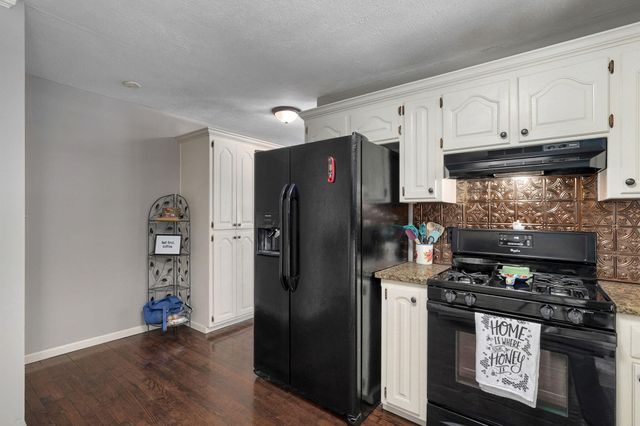 1417 S Thousand Oaks Drive, Nixa, MO 65714