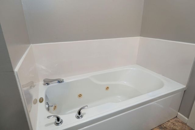 1417 S Thousand Oaks Drive, Nixa, MO 65714