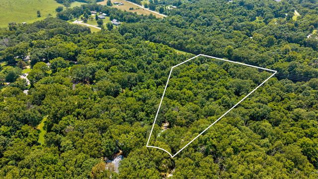 1417 S Thousand Oaks Drive, Nixa, MO 65714