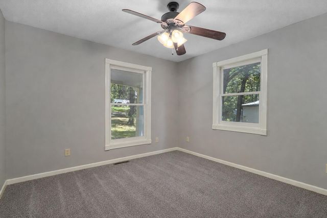 1417 S Thousand Oaks Drive, Nixa, MO 65714