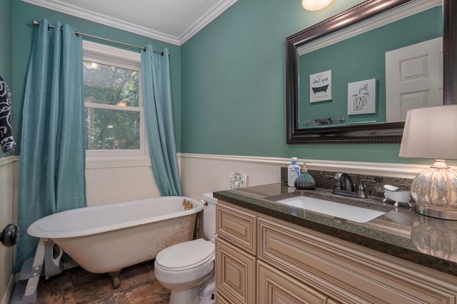 1417 S Thousand Oaks Drive, Nixa, MO 65714