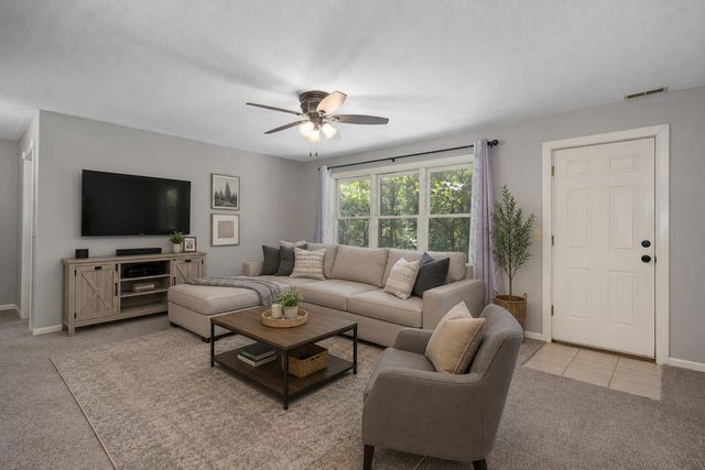 1417 S Thousand Oaks Drive, Nixa, MO 65714