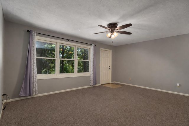 1417 S Thousand Oaks Drive, Nixa, MO 65714