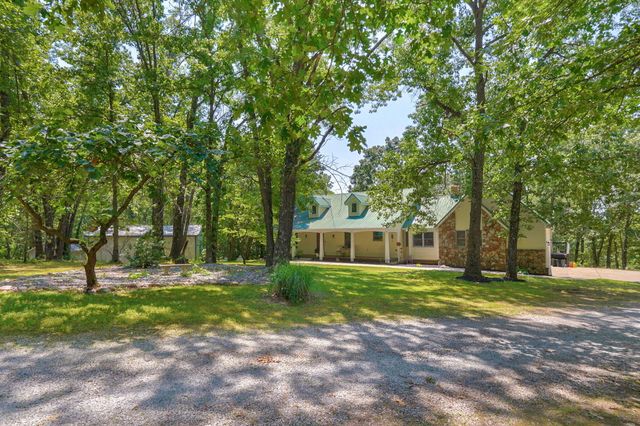 1417 S Thousand Oaks Drive, Nixa, MO 65714