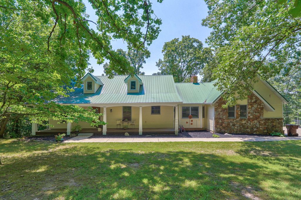 1417 S Thousand Oaks Drive, Nixa, MO 65714