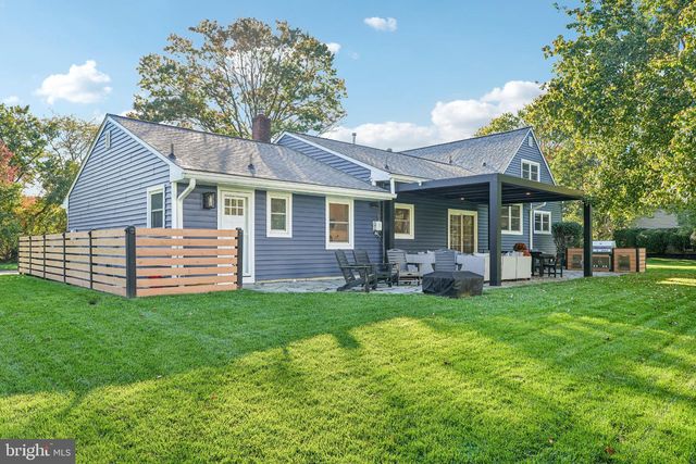 2 BEECHCROFT DR, East Windsor Twp, NJ 08520