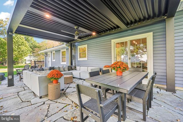 2 BEECHCROFT DR, East Windsor Twp, NJ 08520