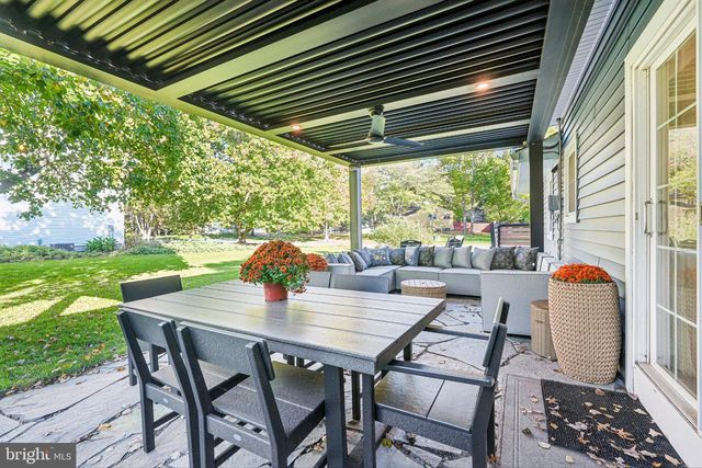 2 BEECHCROFT DR, East Windsor Twp, NJ 08520