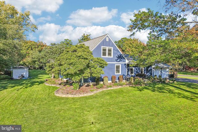 2 BEECHCROFT DR, East Windsor Twp, NJ 08520