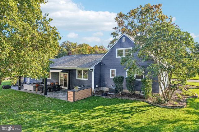 2 BEECHCROFT DR, East Windsor Twp, NJ 08520