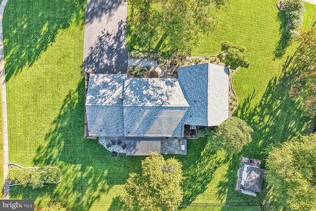 2 BEECHCROFT DR, East Windsor Twp, NJ 08520
