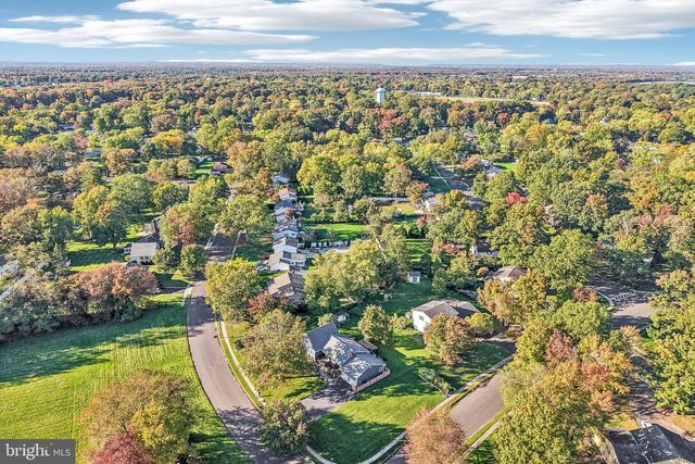 2 BEECHCROFT DR, East Windsor Twp, NJ 08520