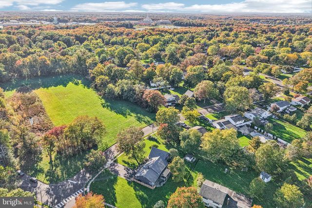 2 BEECHCROFT DR, East Windsor Twp, NJ 08520