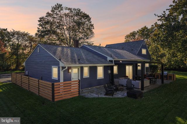 2 BEECHCROFT DR, East Windsor Twp, NJ 08520