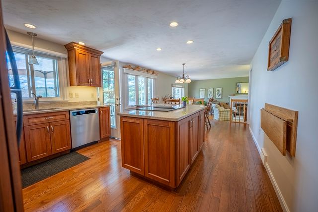 132 Paxton Rd, Spencer, MA 01562