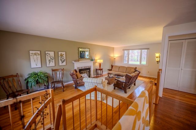 132 Paxton Rd, Spencer, MA 01562