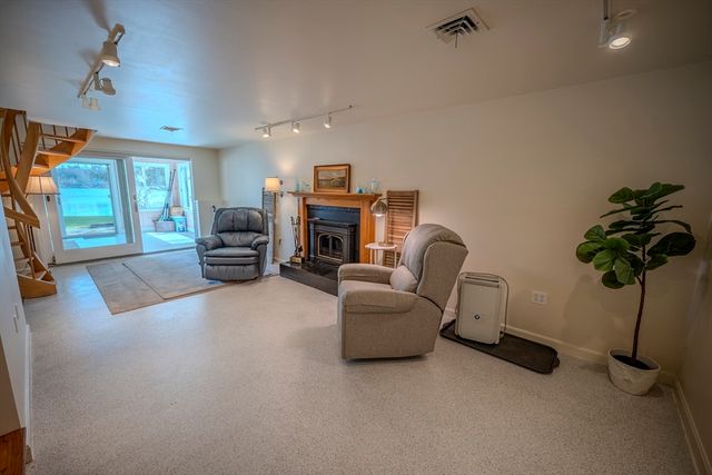 132 Paxton Rd, Spencer, MA 01562
