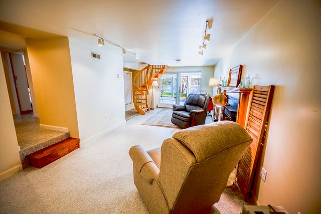 132 Paxton Rd, Spencer, MA 01562