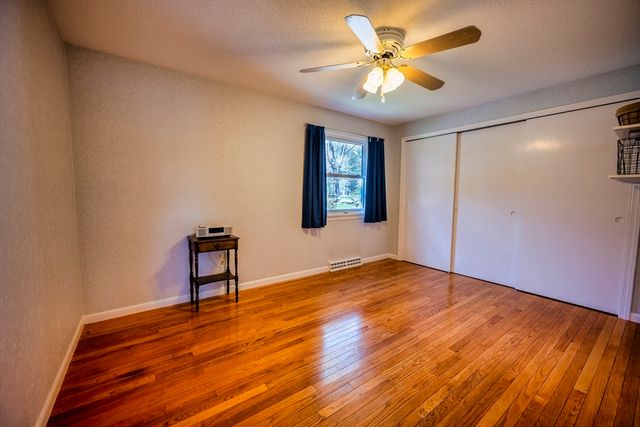 132 Paxton Rd, Spencer, MA 01562