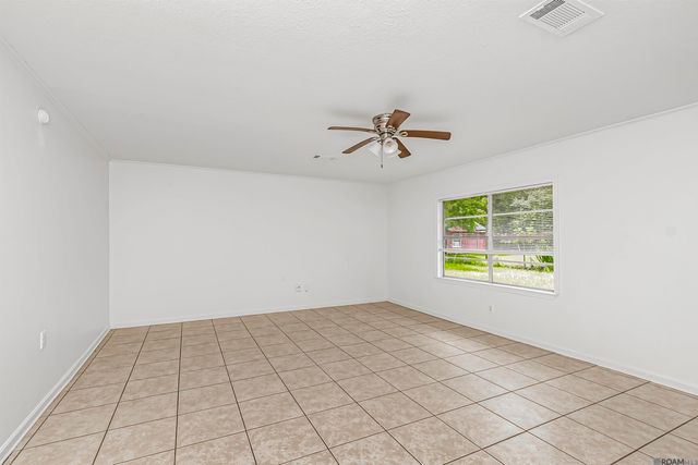 155 E Holly, Baton Rouge, LA 70819