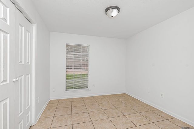 155 E Holly, Baton Rouge, LA 70819
