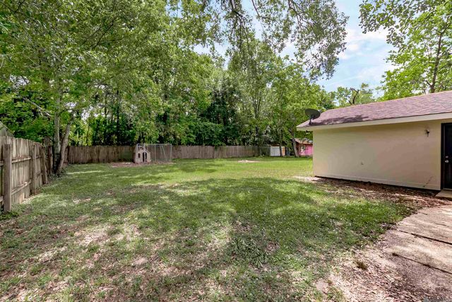 155 E Holly, Baton Rouge, LA 70819