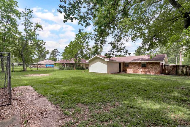 155 E Holly, Baton Rouge, LA 70819