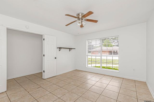 155 E Holly, Baton Rouge, LA 70819