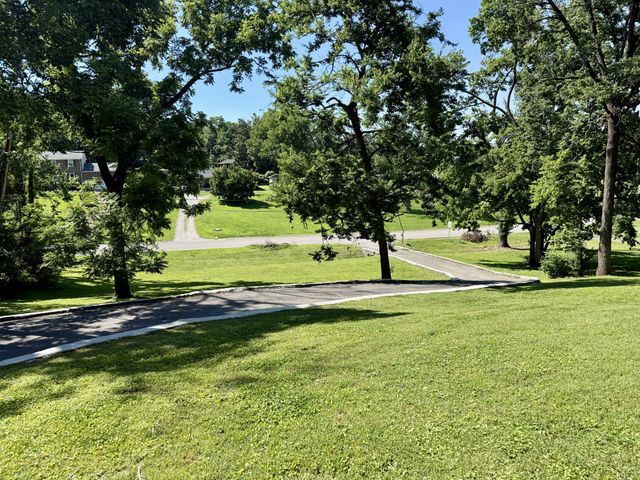 213 Rhine Dr, Madison, TN 37115