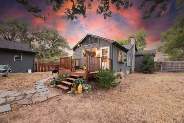 1800 Carl Street, Fort Worth, TX 76103