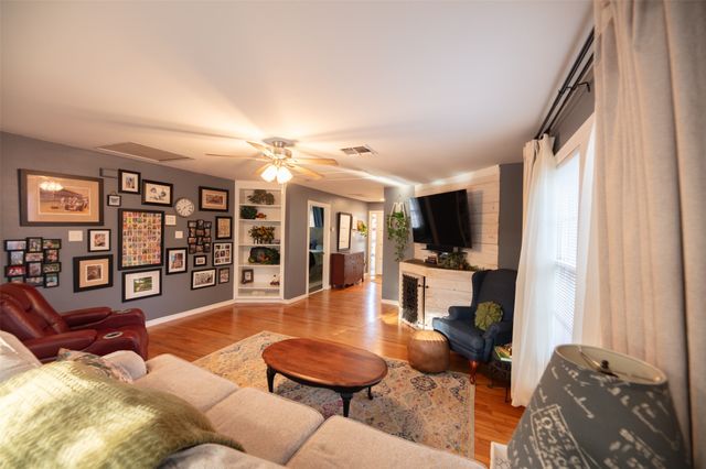 1800 Carl Street, Fort Worth, TX 76103