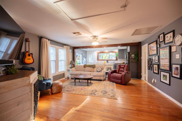 1800 Carl Street, Fort Worth, TX 76103