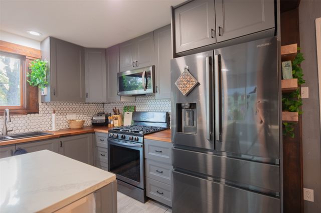 1800 Carl Street, Fort Worth, TX 76103