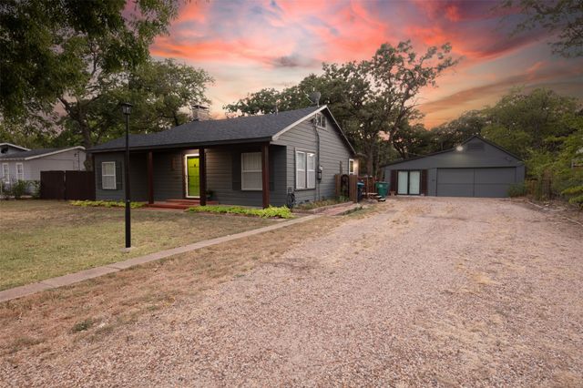 1800 Carl Street, Fort Worth, TX 76103