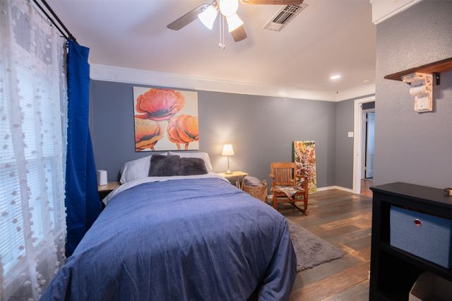 1800 Carl Street, Fort Worth, TX 76103