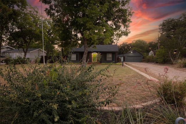1800 Carl Street, Fort Worth, TX 76103