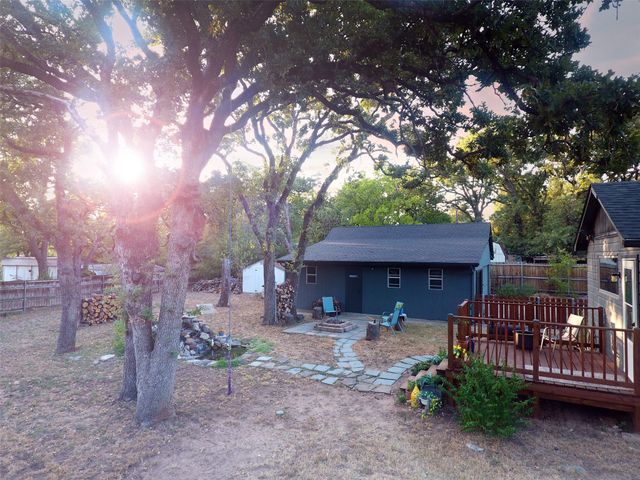 1800 Carl Street, Fort Worth, TX 76103