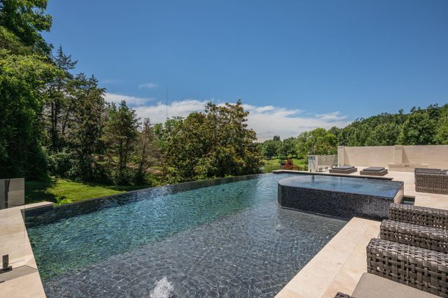 336 White Swans Xing, Brentwood, TN 37027