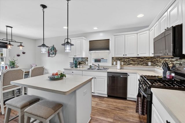 4683 Fieldstone Lane, Saginaw, MI 48603