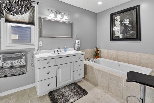 4683 Fieldstone Lane, Saginaw, MI 48603