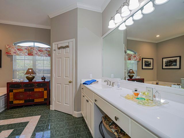 1621 W Sandpointe Place, Vero Beach, FL 32963